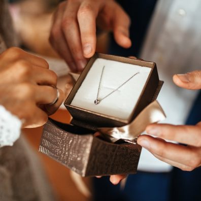 5 Tips when buying jewellery as gifts